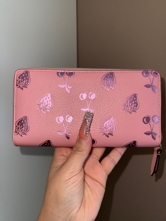 Gucci Pink Fruit-Print Zip Wallet with Gold GG - Picture 3 of 6